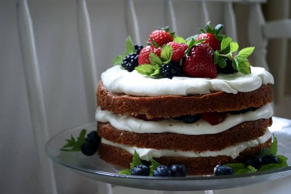 berry birthday cake